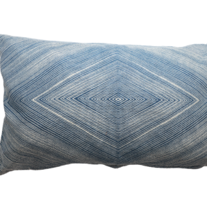 ALMOFADA RETANGULAR PADRÃO GEOMÉTRICO AZUL