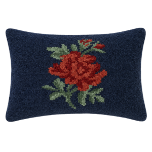 ALMOFADA RETANGULAR AZUL COM BORDADO FLOR
